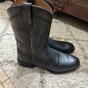 Ariat Black Leather Western Boots. Size 10.5 B. Narrow width